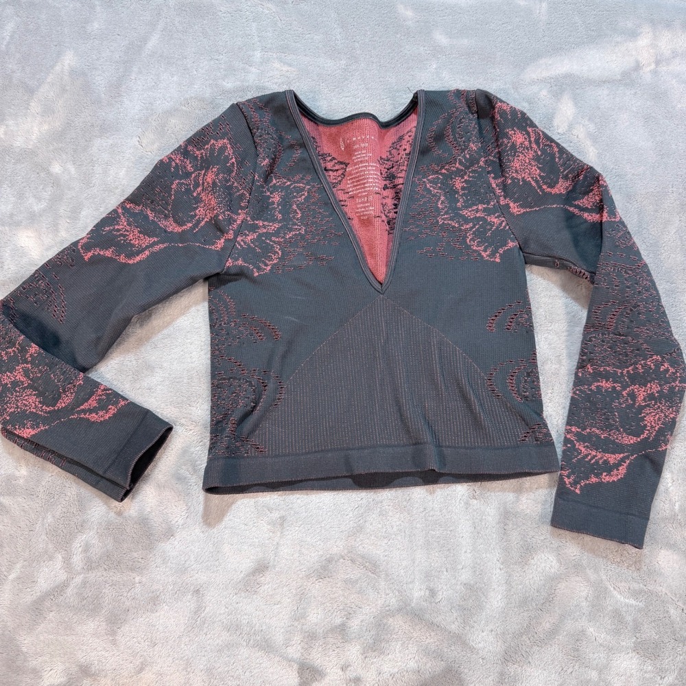 FP Movement‎ Seamless V Neck Long Sleeve Athletic Top  XS BLACK Pink Compression